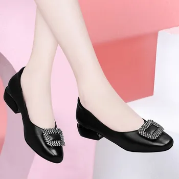 Черни дамски обувки на токчета 2023 Пролетна мода, Ежедневни дамски обувки от мека кожа на нисък ток, Дамски работна обувки с катарама, дамски обувки-лодка