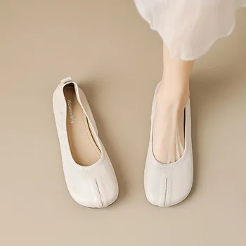 Дамски Кожени обувки; Колекция 2023 г.; Пролетно Ежедневни обувки на равна подметка в Корейски стил; Бели обувки Mary Jane; Женска Работна Обувки За ходене; Големи Размери 41-43